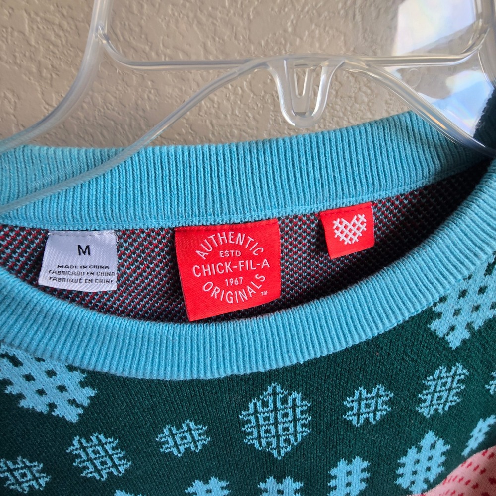 Chick-fil-A Holiday Ugly Christmas Sweater Mens M Making A List And Chicken - Picture 7 of 13